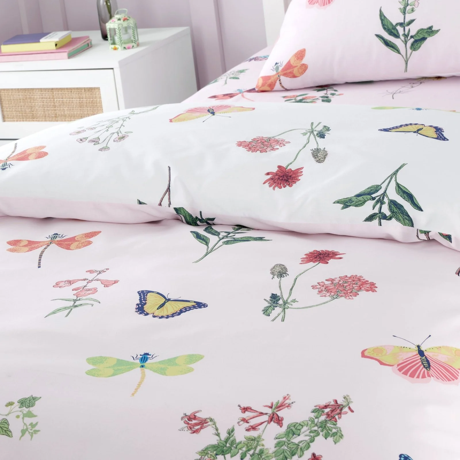 RHS Reversible Butterfly Garden Pink Quilt Set - Image 4